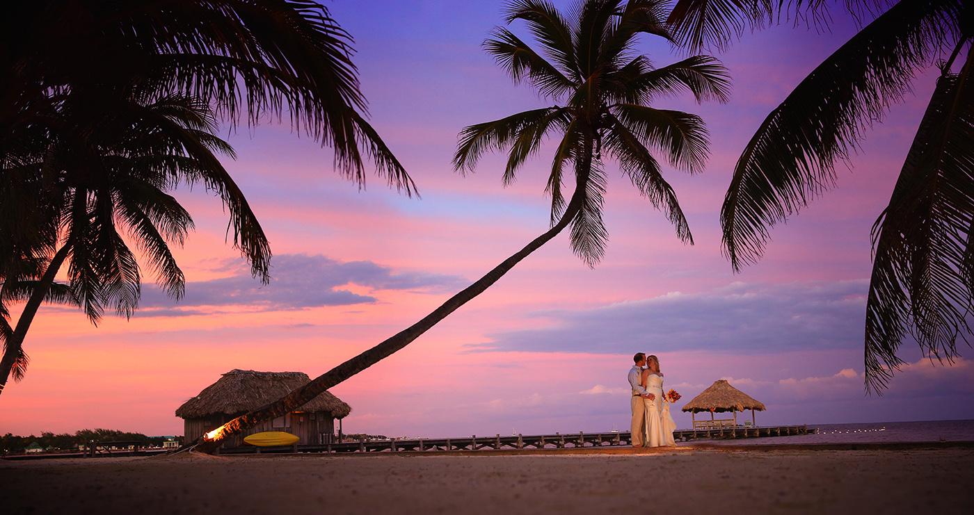 victoria-house-WeddingBeach-Night-Photos-by-Oli-©
