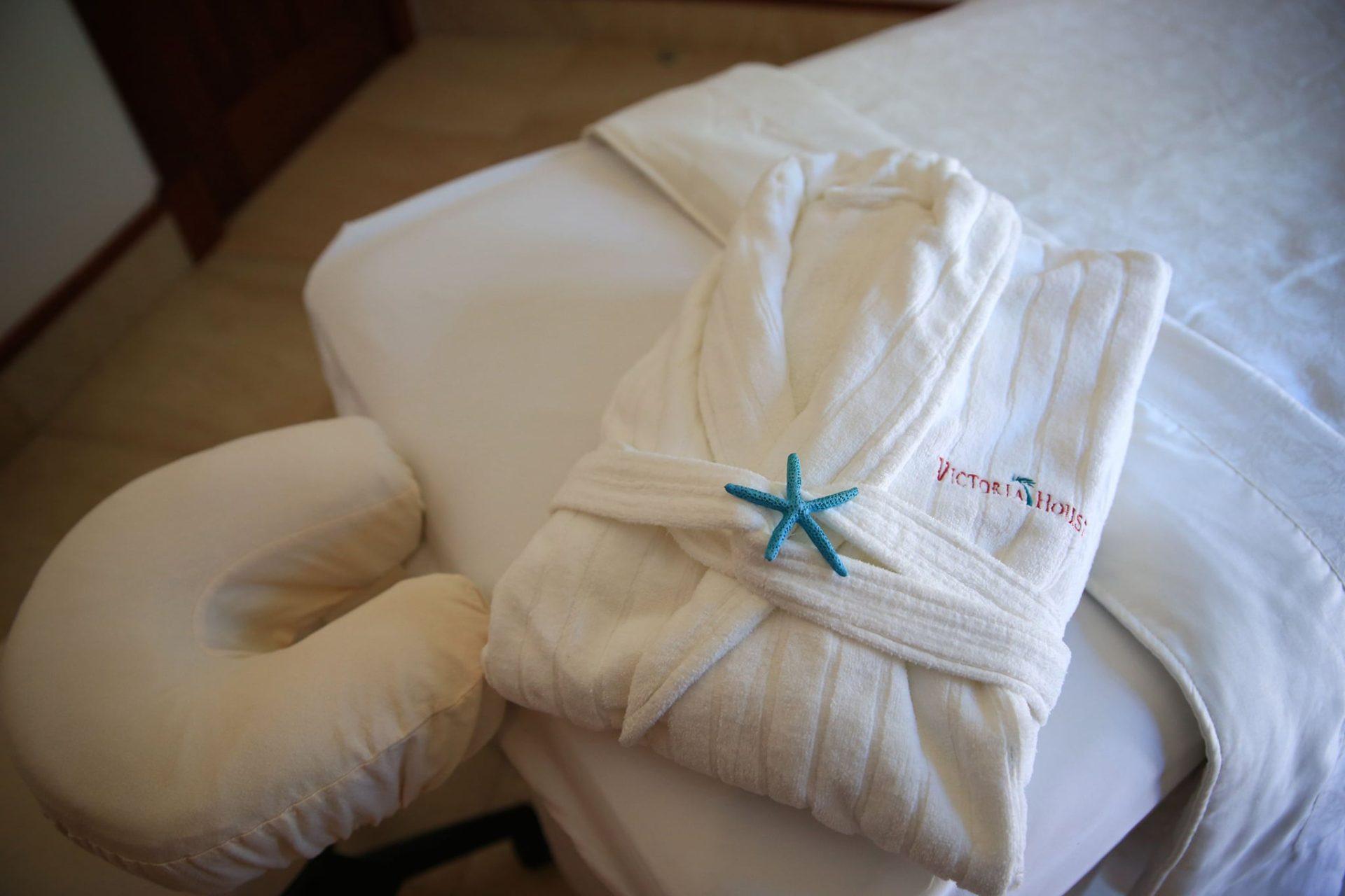 victoria-house-resort-spa-belize-robe